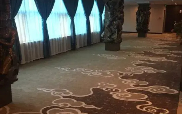 Huaxia Hotel