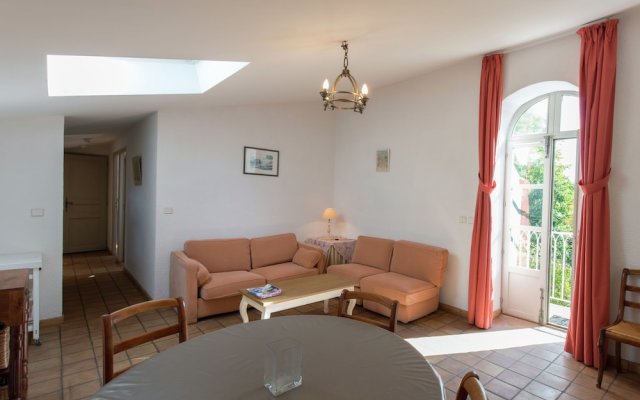 Premium Apartment in Saint-clair With Terrace