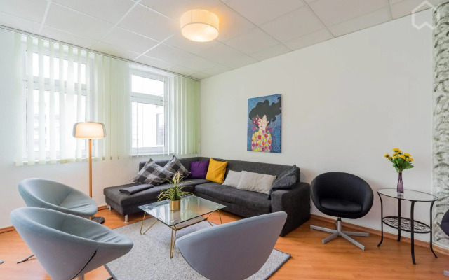 Spacious and modern furnished apartment for 10 guests