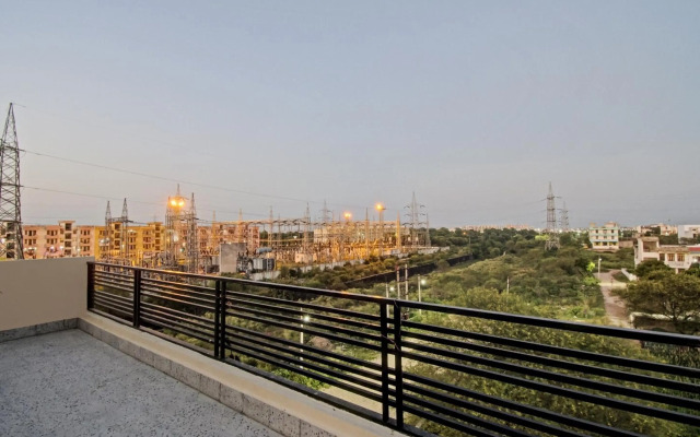 OYO Flagship 70066 Hotel Green Apple