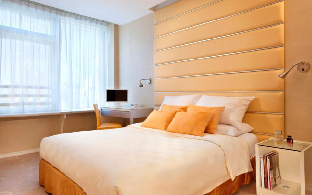 Cosmo Hotel Hong Kong