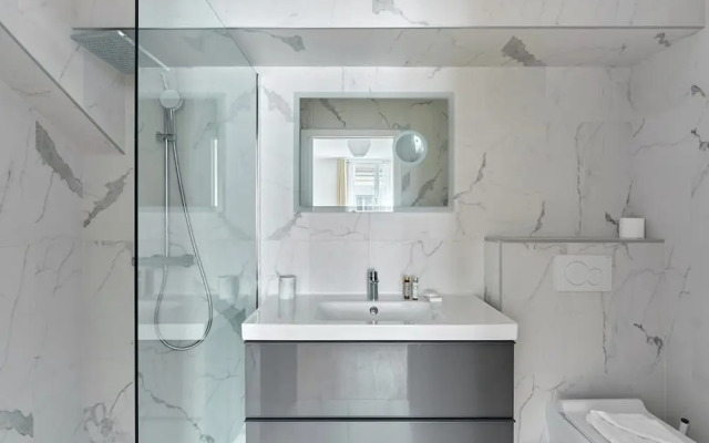 Superb Apartment Porte Maillot / Arc de Triomphe