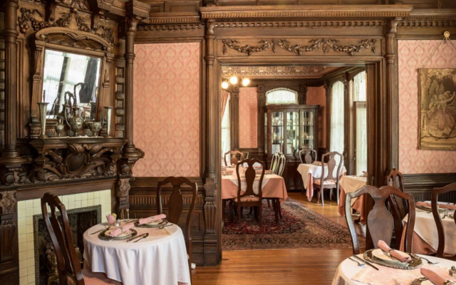 Cedar Crest Inn