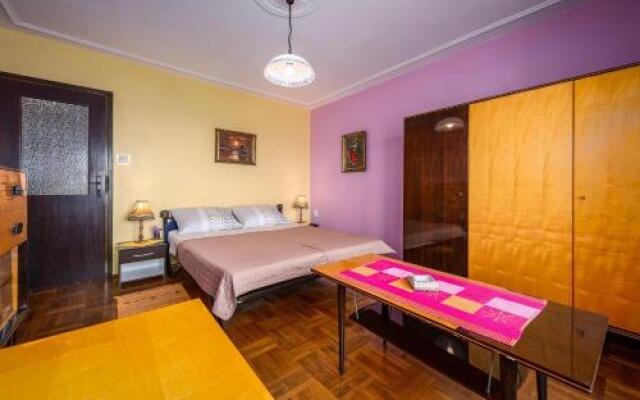 Apartment Crveni