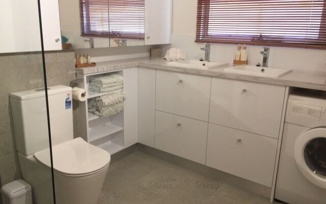 Beach Front The Wedge - Adults Only