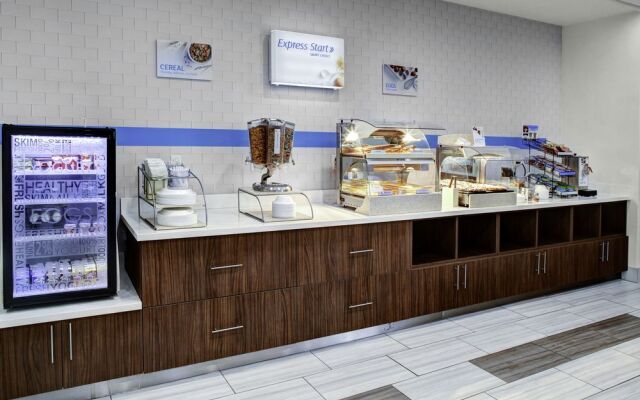 Holiday Inn Express & Suites Coldwater