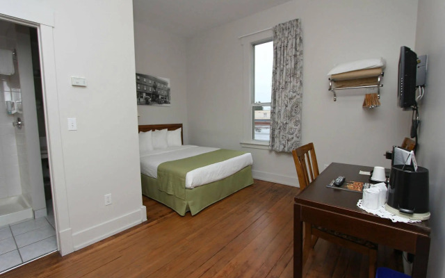 Royal Hotel