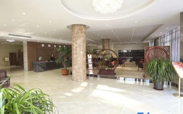 Jinqiao Holiday Business Hotel