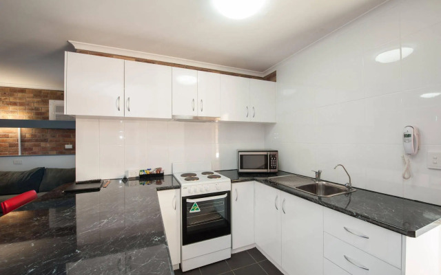 Allan Cunningham Motel