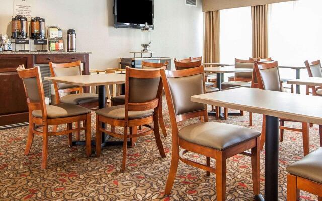 Mainstay Suites Knoxville Airport
