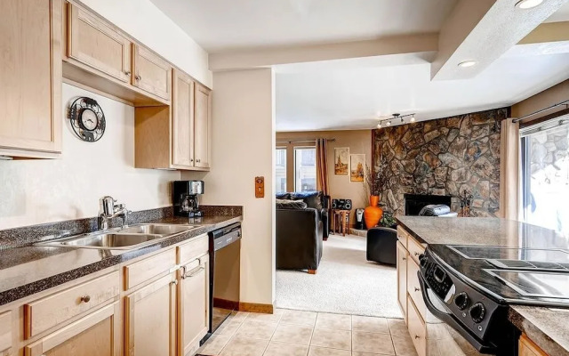 Park Place 101c 2 Bedroom Condo by RedAwning