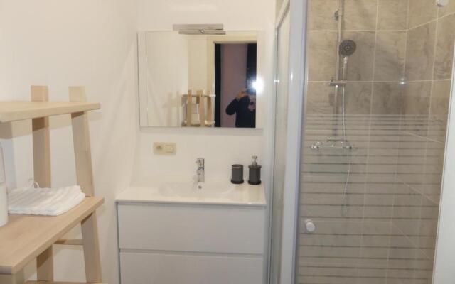 Ilot Sacre Apartments