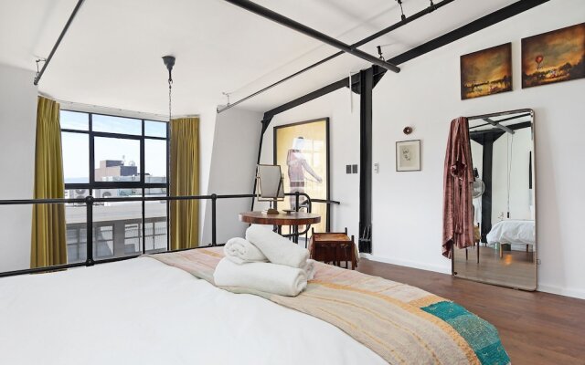 Wolroy House 506 by AirAgents