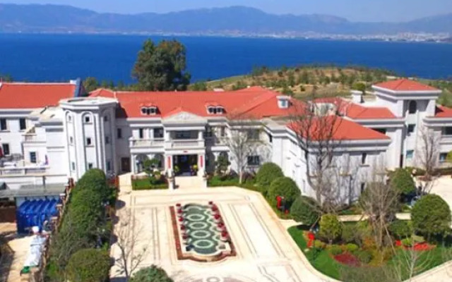 Chengjiang Small Courtyard Hotel