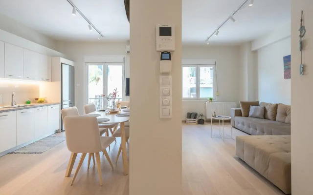 Stylish 2BDR Apt by Acropolis