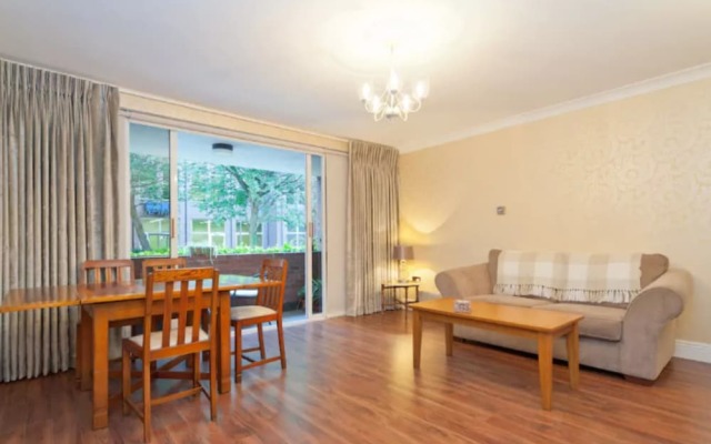 1 Bedroom Apartment On St Stephen's Green