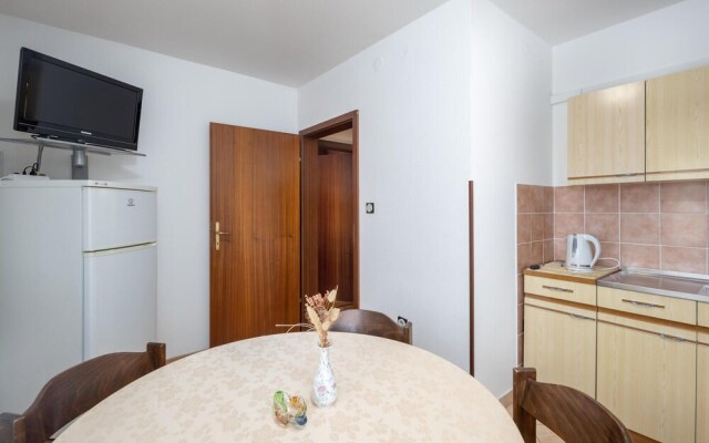 Awesome Apartment in Jadranovo With 2 Bedrooms