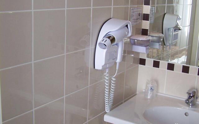 Brit Hotel Confort Auclair Gueret