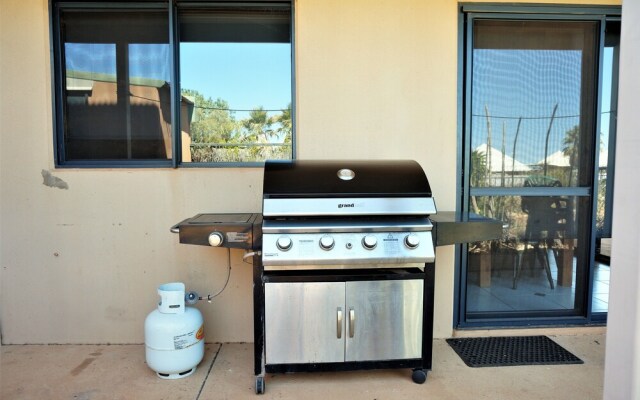 Ningaloo Breeze Villa 2
