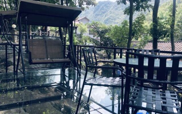 Xingyi Mountain Breeze Inn