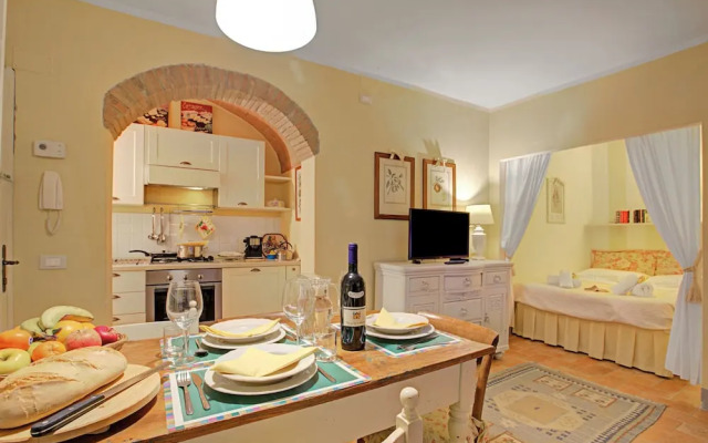 Francigena Pergola Apartment Shared Pool