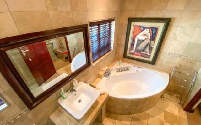 Spacube Luxury Suites and Spa