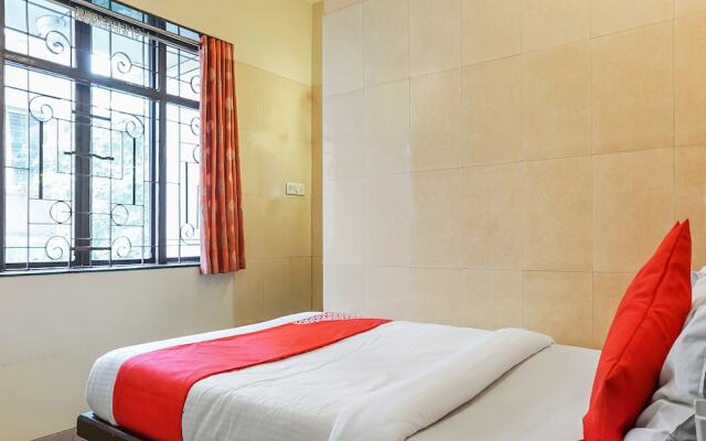 OYO 28109 Regent Hotel