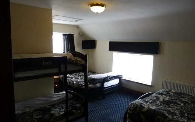 Peakstones Inn