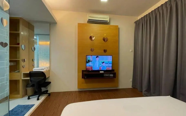 Private Jacuzzi Staycation at KL City 1014