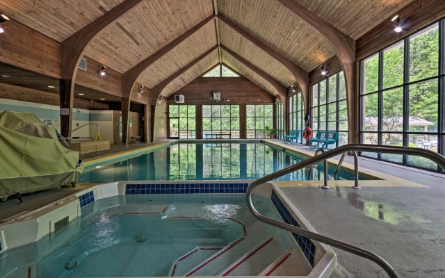Newly Renovated: Pet-friendly Sapphire Retreat!
