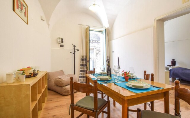 Beautiful Apartment in Linguaglossa With 2 Bedrooms and Wifi