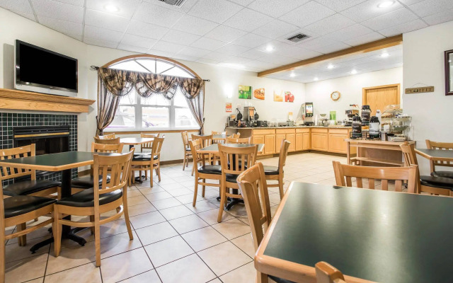 Quality Inn Mauston I-90