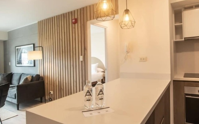 w Modern 1BR With Balcony in San Isidro