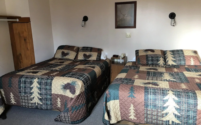 Tenderfoot Cabins & Motel
