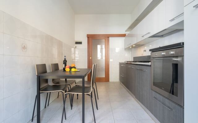 Novoli 4 Bedrooms by Mmega