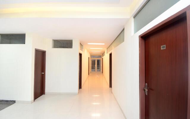 Capital O 30699 Lrc Hotel And Banquet