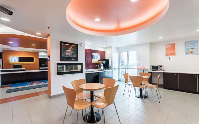Motel 6 Moosomin, SK