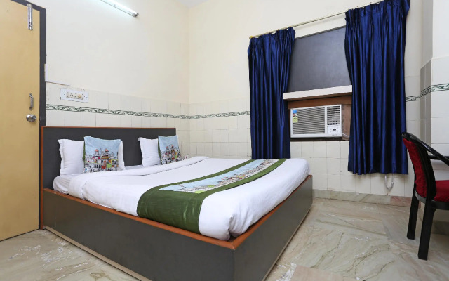 OYO Flagship 8414 Hotel Blue Moon