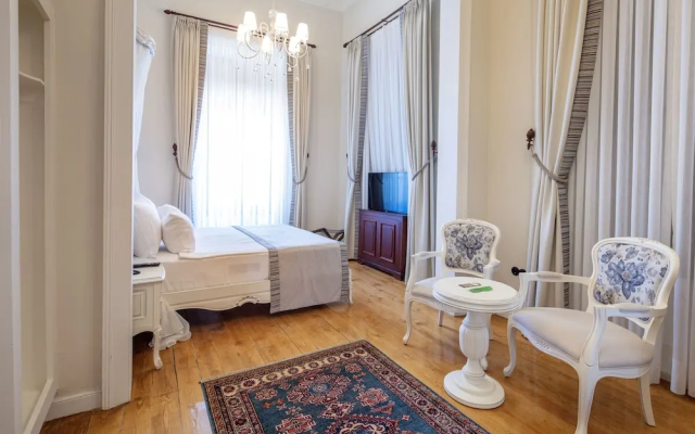 Rasim Palas (Adults Only +12)
