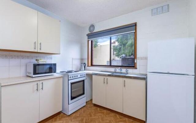 Eastern Beach Holiday Units