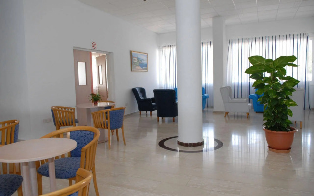 Maistros Hotel Apartments
