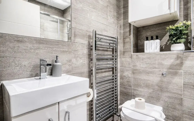Spacious 1 Bedroom Near Hospital
