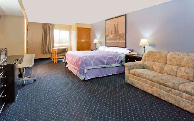 Super 8 by Wyndham Rockford I-90/Casino District