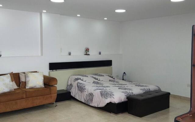 Hermoso y amplio apartamento, Embajada Americana