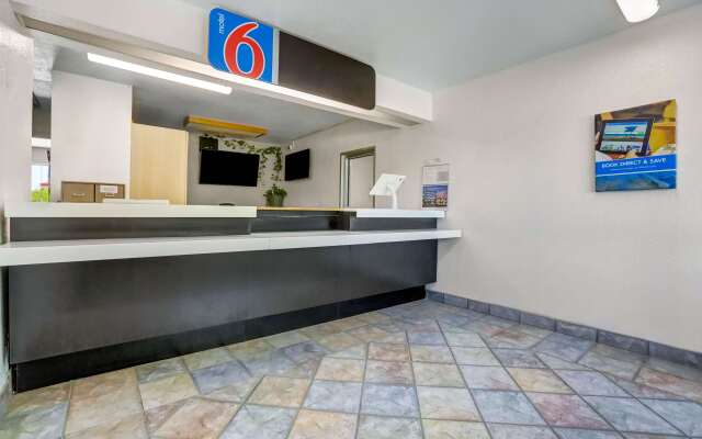 Motel 6 Red Bluff, CA