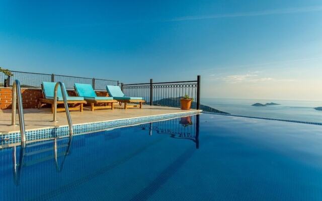 Villa Biba 2 by Lycia Collections