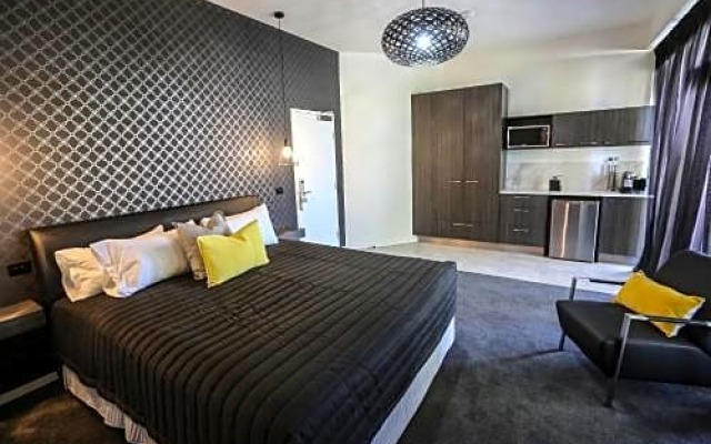 Indulge Apartments - CBD