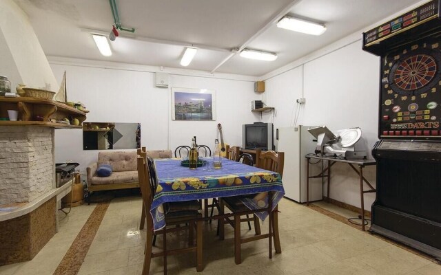 Stunning Home in Pula With Wifi and 5 Bedrooms
