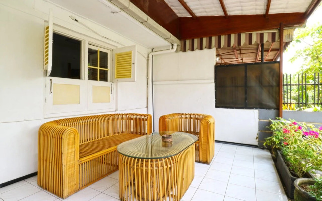 Rumah Larasati - Hostel