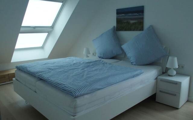 Lutje Sandbank Modern Retreat